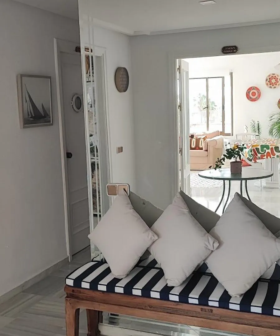 Marbella Suite 0*,